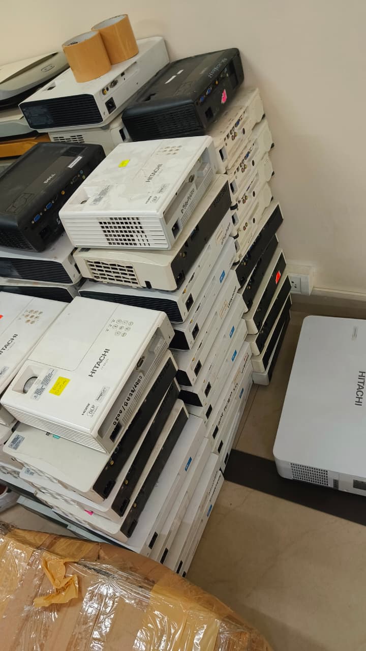 Projectors and computer equipment scrap